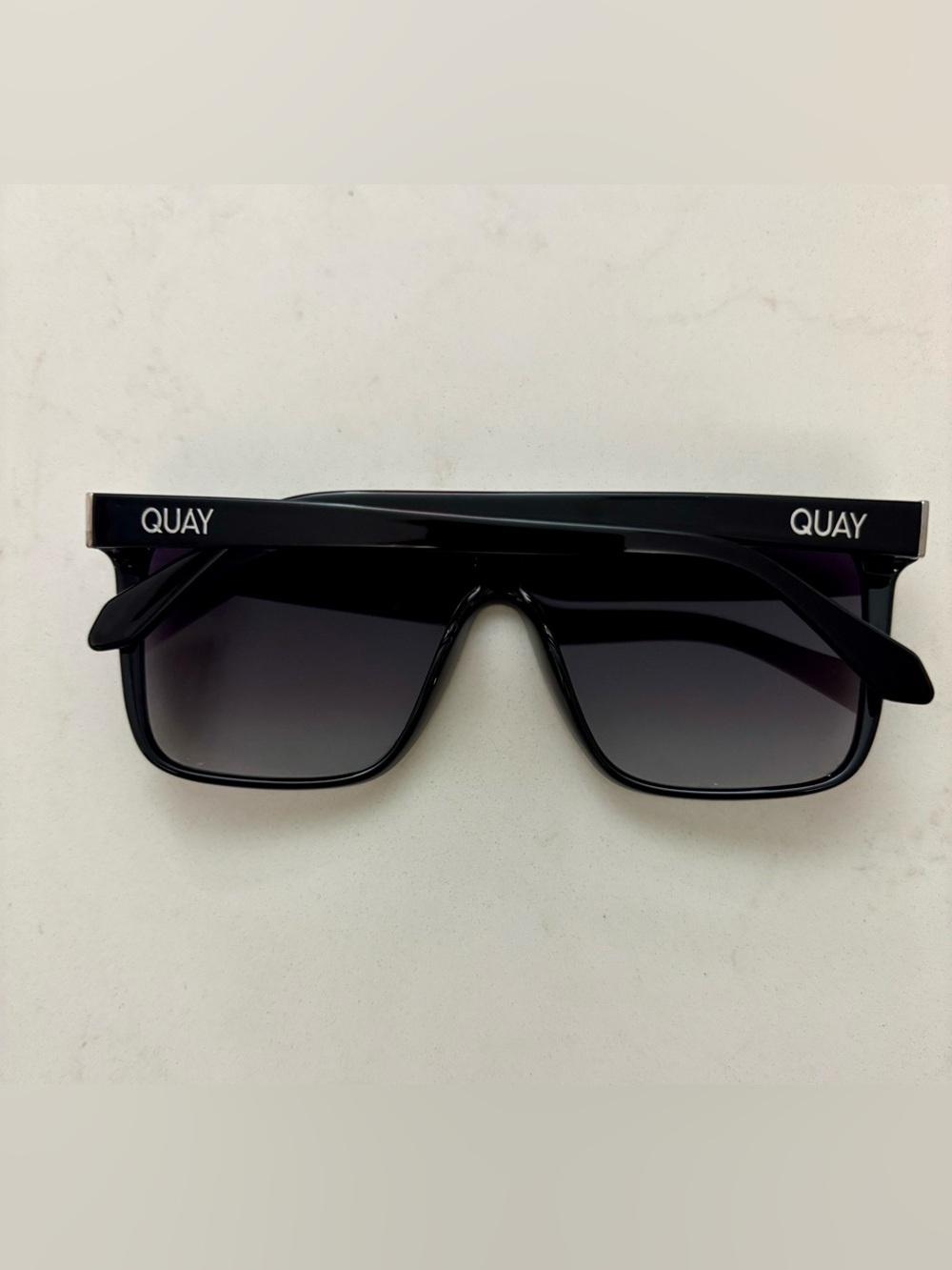 Quay Australia Black Shield Polarized “Nightfall” 1212 Sunglasses, Gradient Lens - Picture 5 of 9